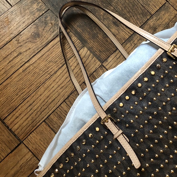 NEW‼️ MICHAEL KORS STUDDED JET SET TOTE - Picture 2 of 4